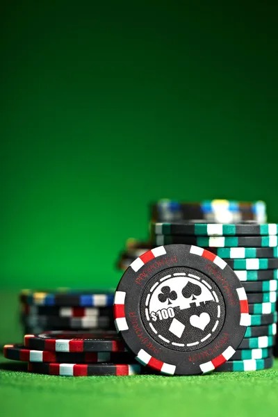 singgah4d mobile app interface showing football betting markets and live-dealer tables